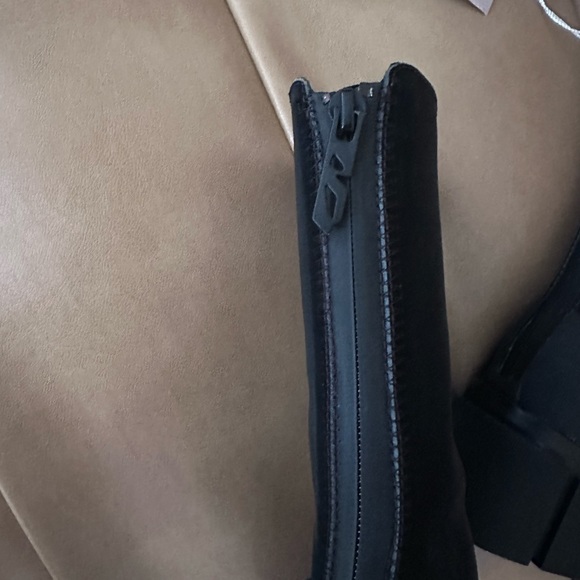 Both Paris boots - Picture 2 of 5